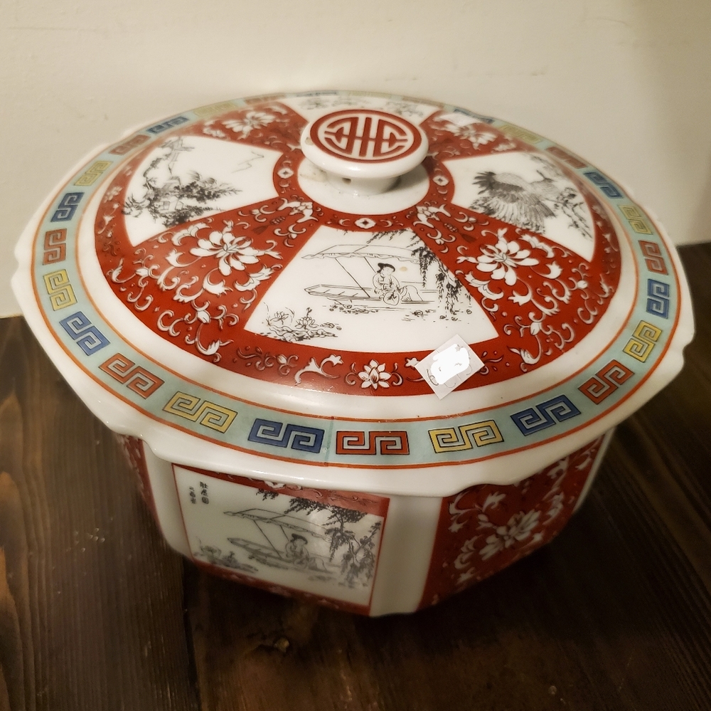 Vintage Taiwan Datong porcelain soup tureen bowl